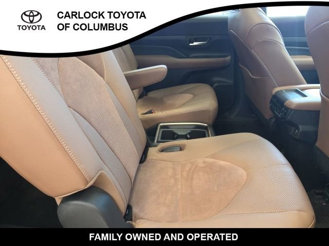 Used 2024 Toyota Grand Highlander AWD Hybrid image 17