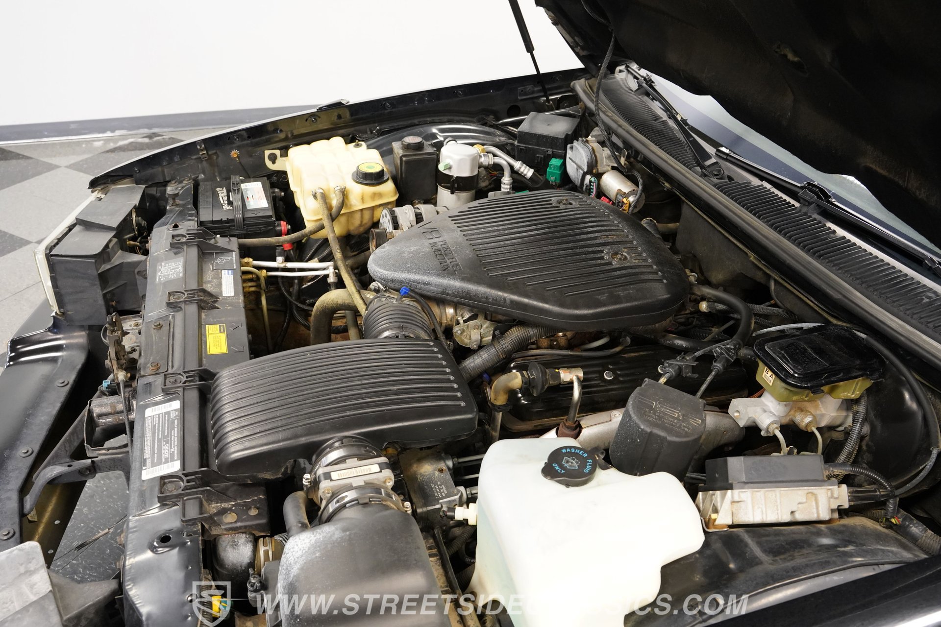 Used 1995 Cadillac Fleetwood Brougham RWD image 33