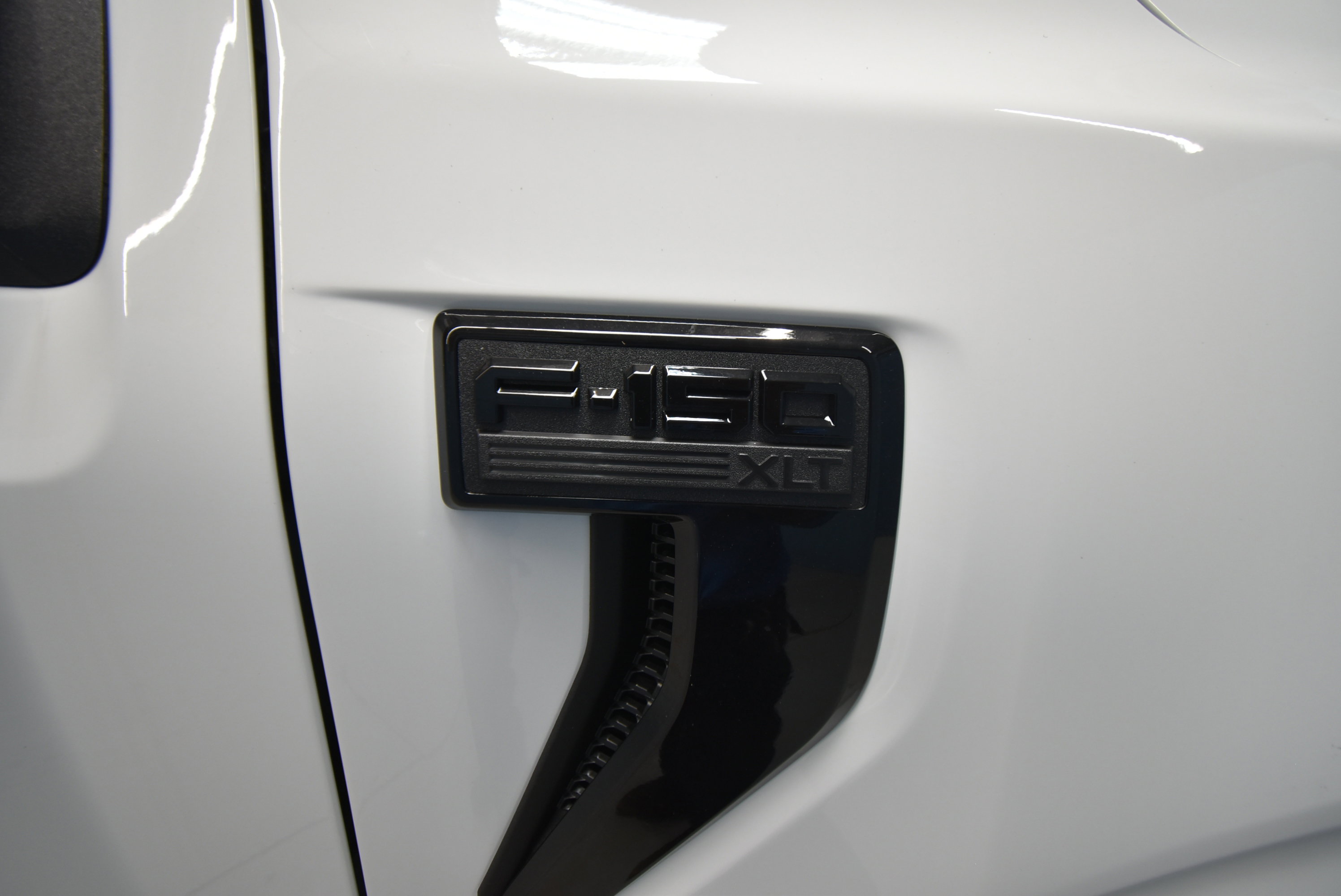 New 2025 Ford F150 XLT w/ Equipment Group 302A MID image 31