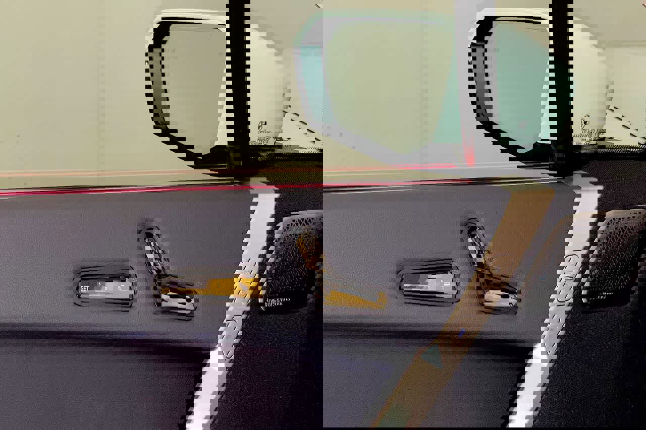 Used 2023 BMW iX M60 w/ Executive Package image 10