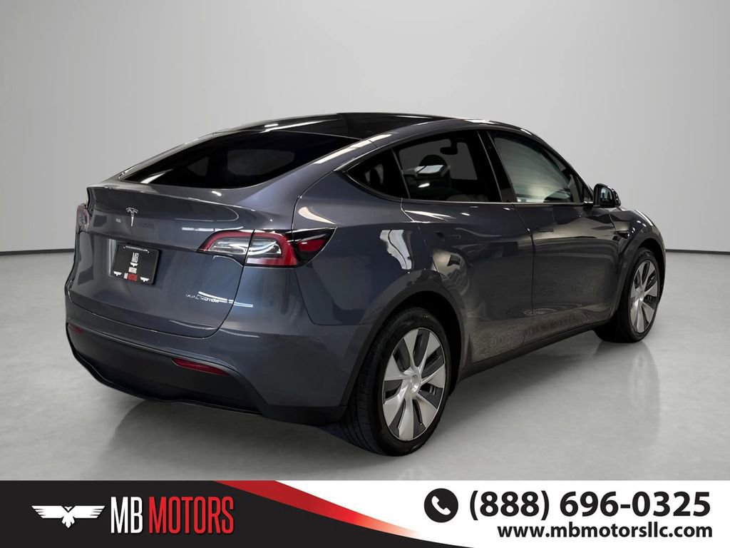 Used 2022 Tesla Model Y Long Range AWD/4WD image 5