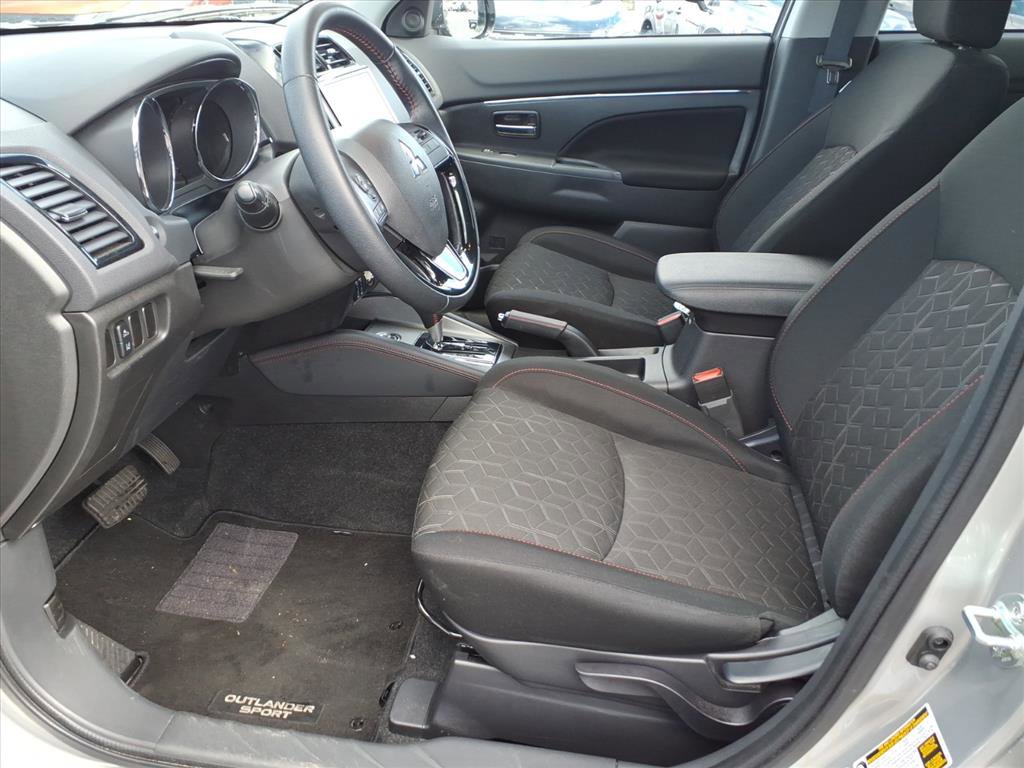 Used 2025 Mitsubishi Outlander Sport LE image 8