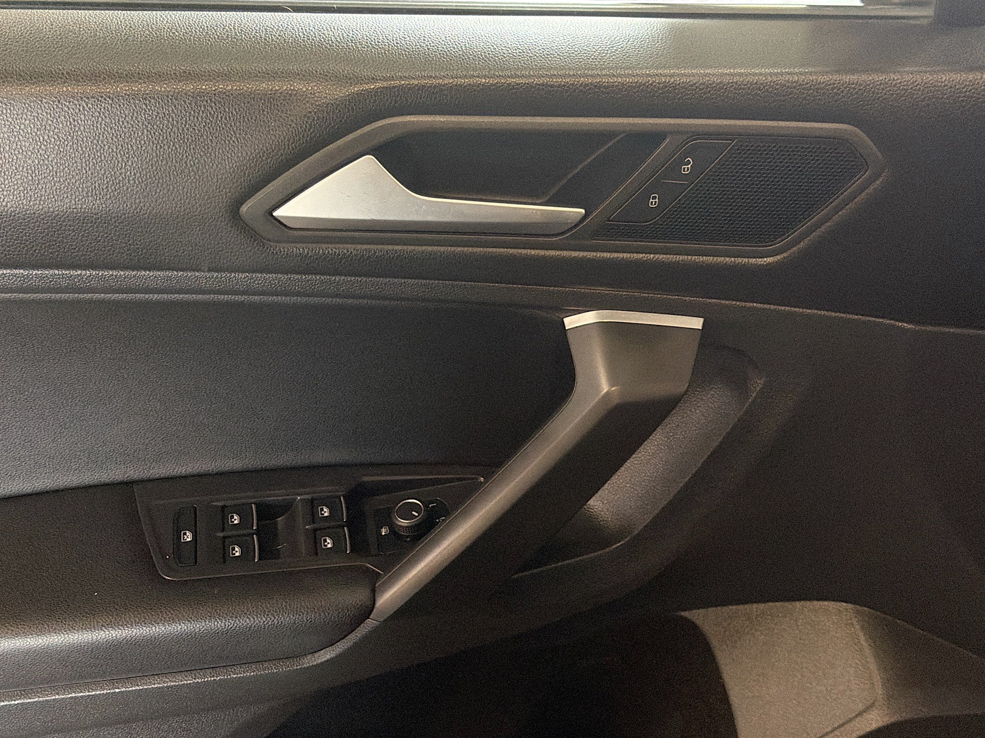 Used 2021 Volkswagen Tiguan S AWD/4WD image 15