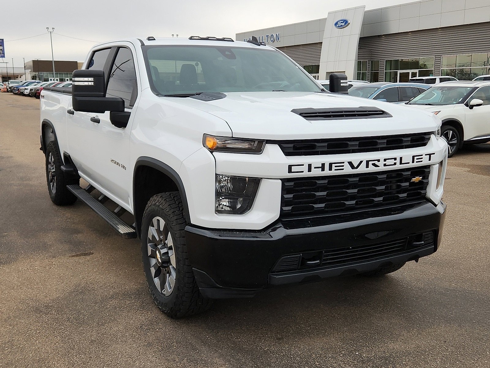 Used 2021 Chevrolet Silverado 2500 Custom w/ Custom Value Package image 6