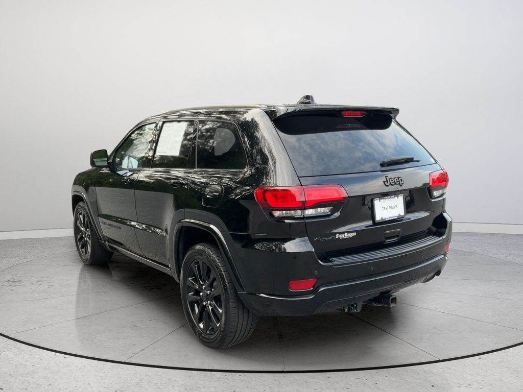 Used 2018 Jeep Grand Cherokee Altitude AWD/4WD image 10