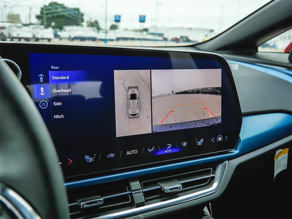 New 2024 Chevrolet Equinox EV LT image 43