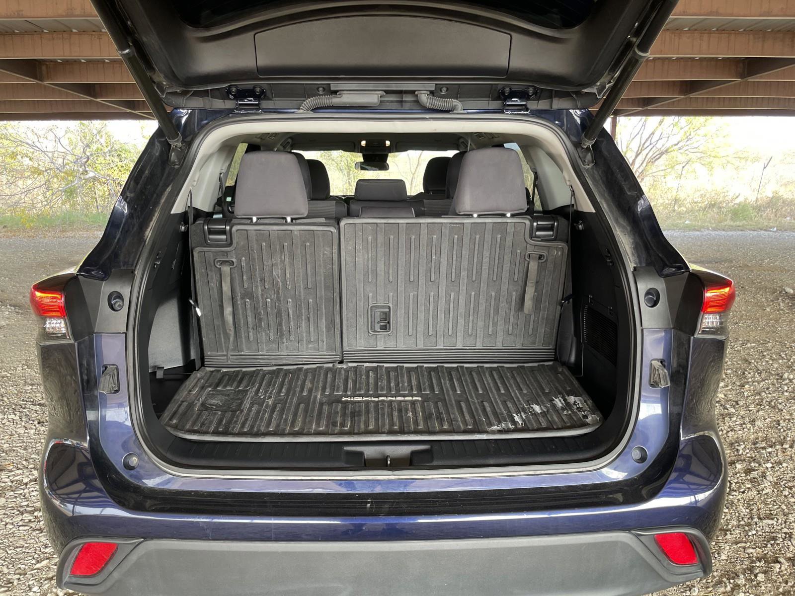 Used 2023 Toyota Highlander LE image 33