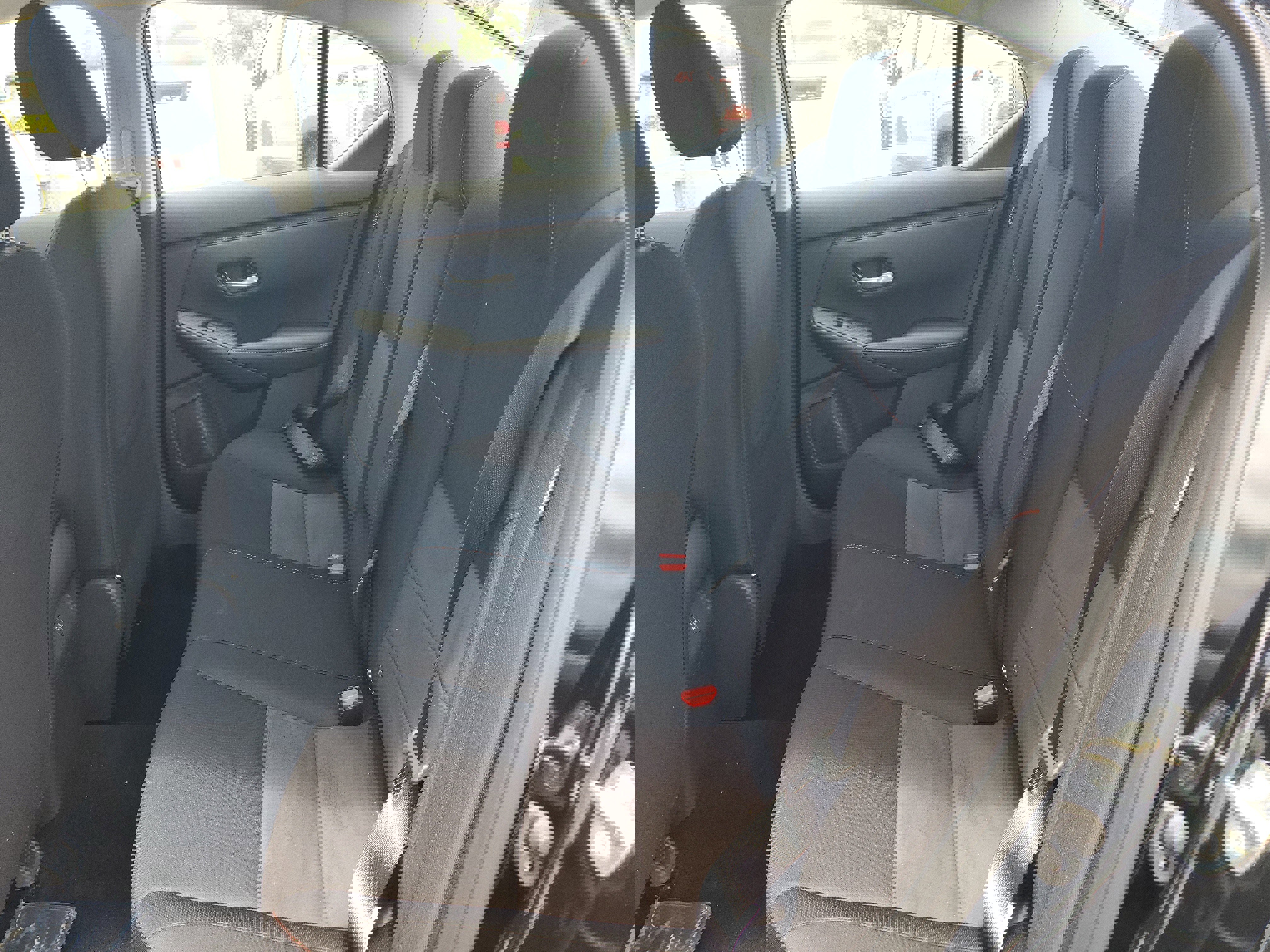 New 2025 Nissan Sentra SR w/ Midnight Edition image 11