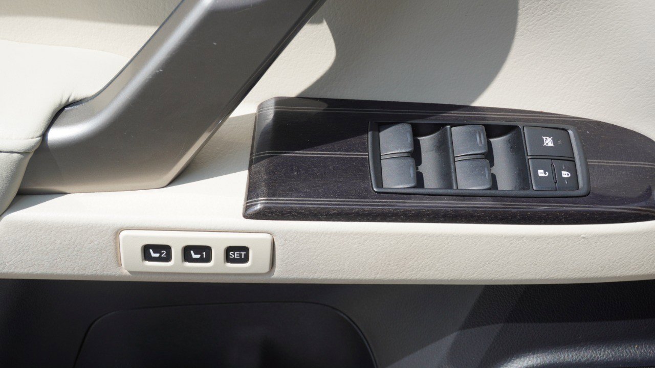 Used 2020 Lexus GX 460 Premium w/ Premium Package image 23