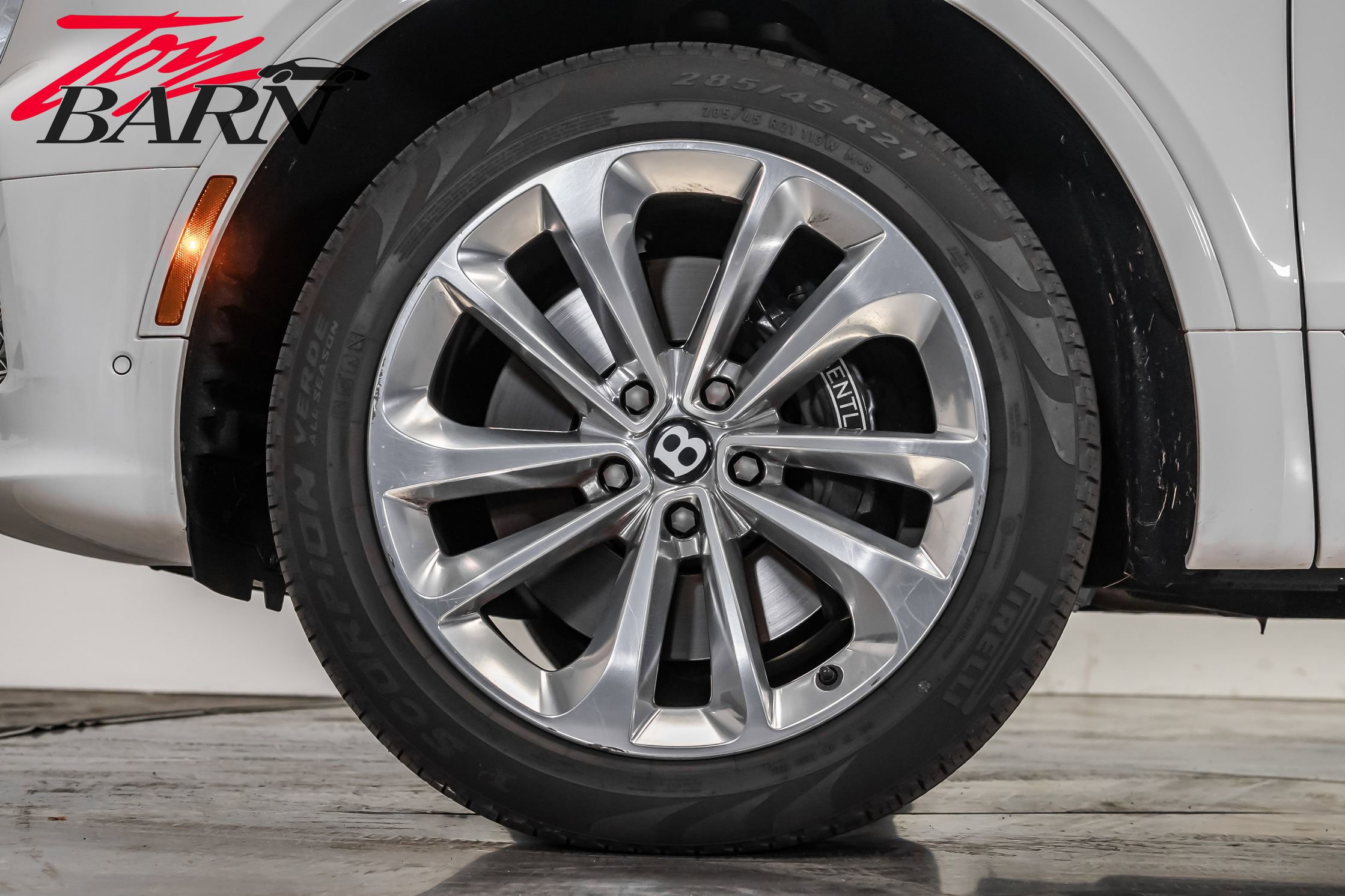 Used 2021 Bentley Bentayga image 17