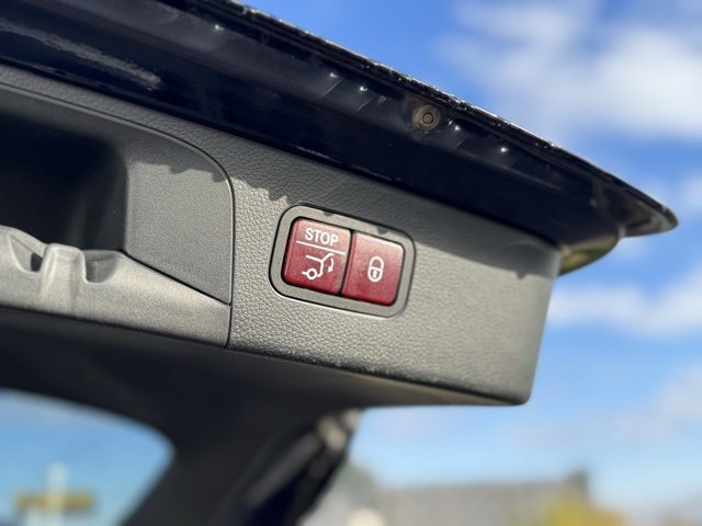 Used 2018 Mercedes-Benz GLC 300 4MATIC image 39