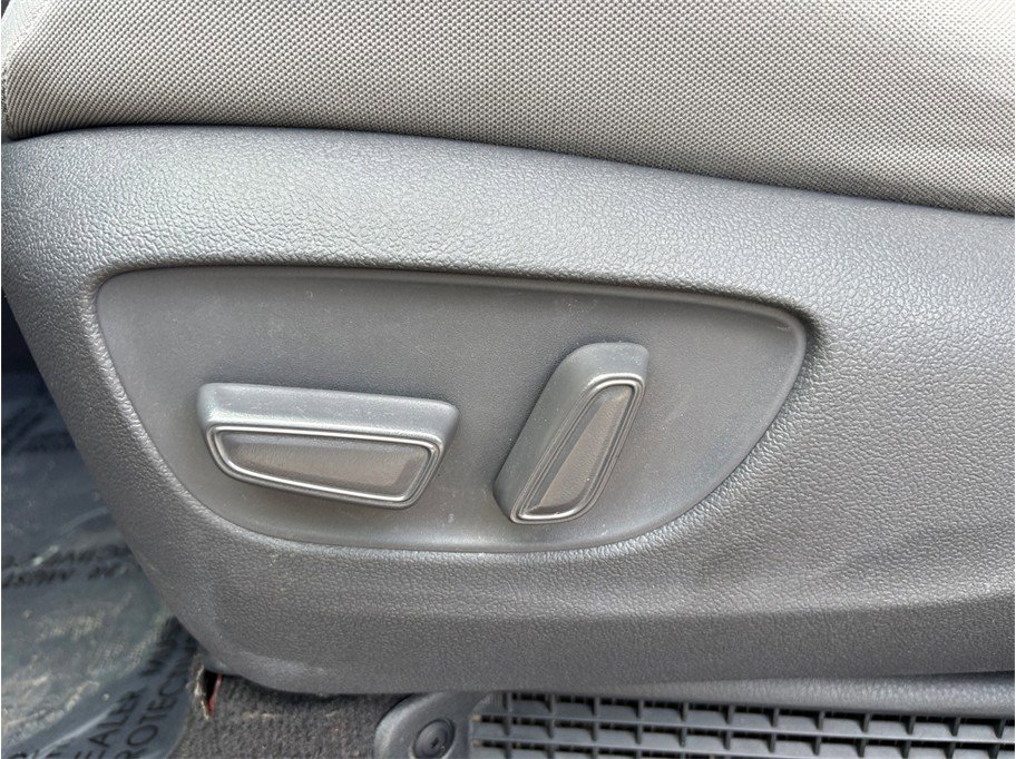 Used 2021 Toyota Sienna LE FWD image 17