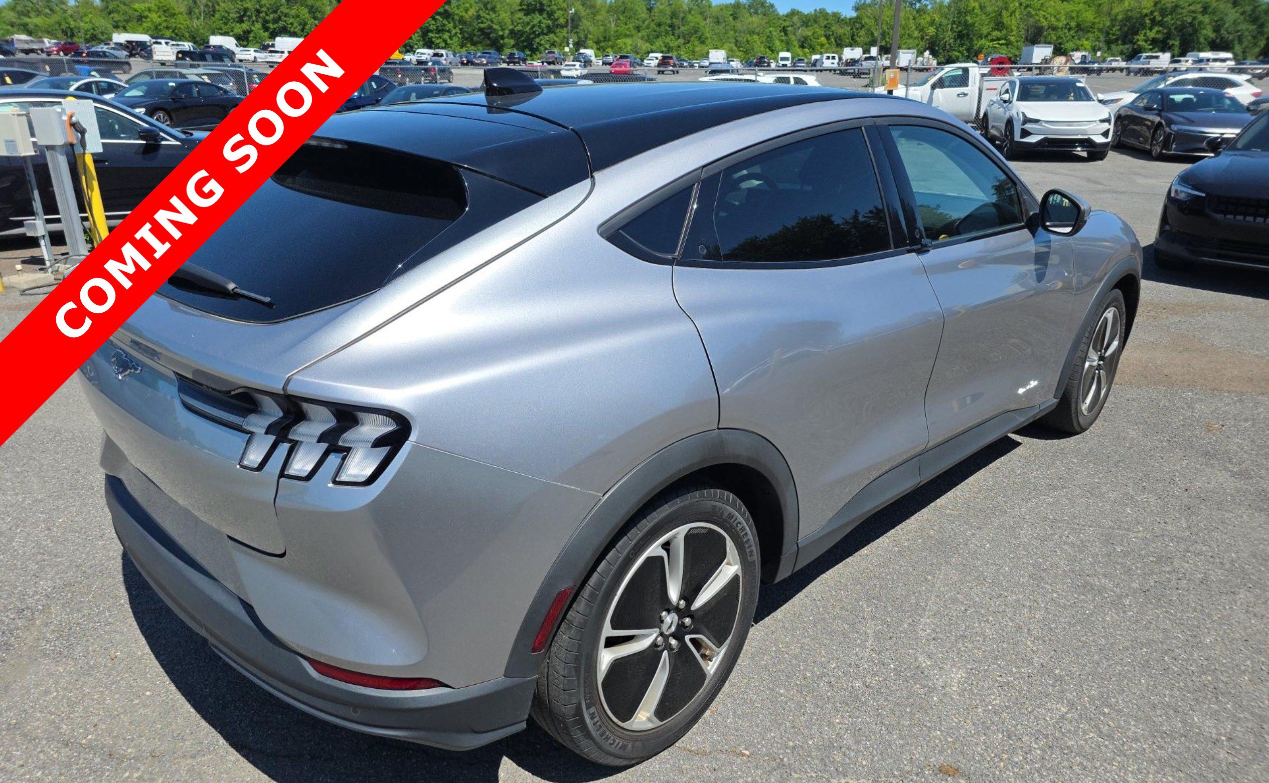 Used 2021 Ford Mustang Mach-E Select w/ Comfort/Appearance Package RWD image 3