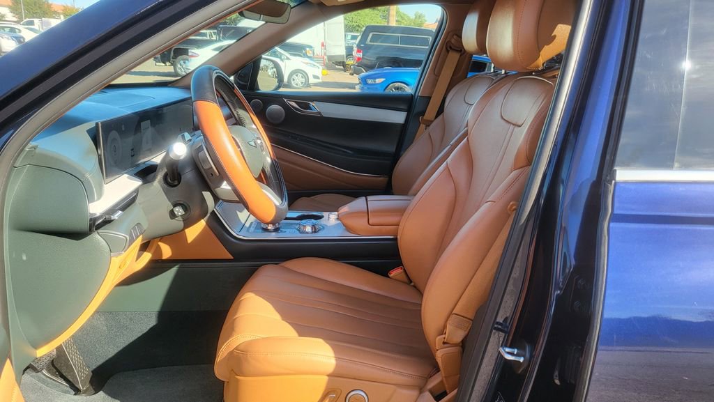 Used 2025 Genesis GV80 2.5T Advanced AWD/4WD image 24