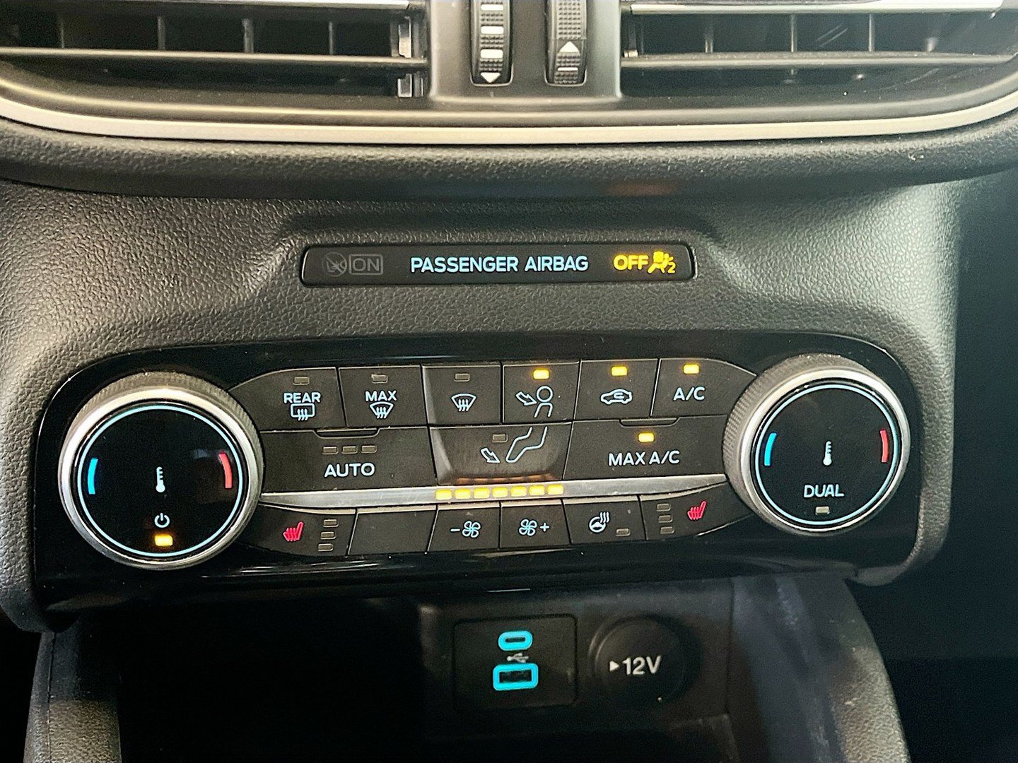 Used 2022 Ford Escape SEL w/ SEL Stealth AWD Package image 15