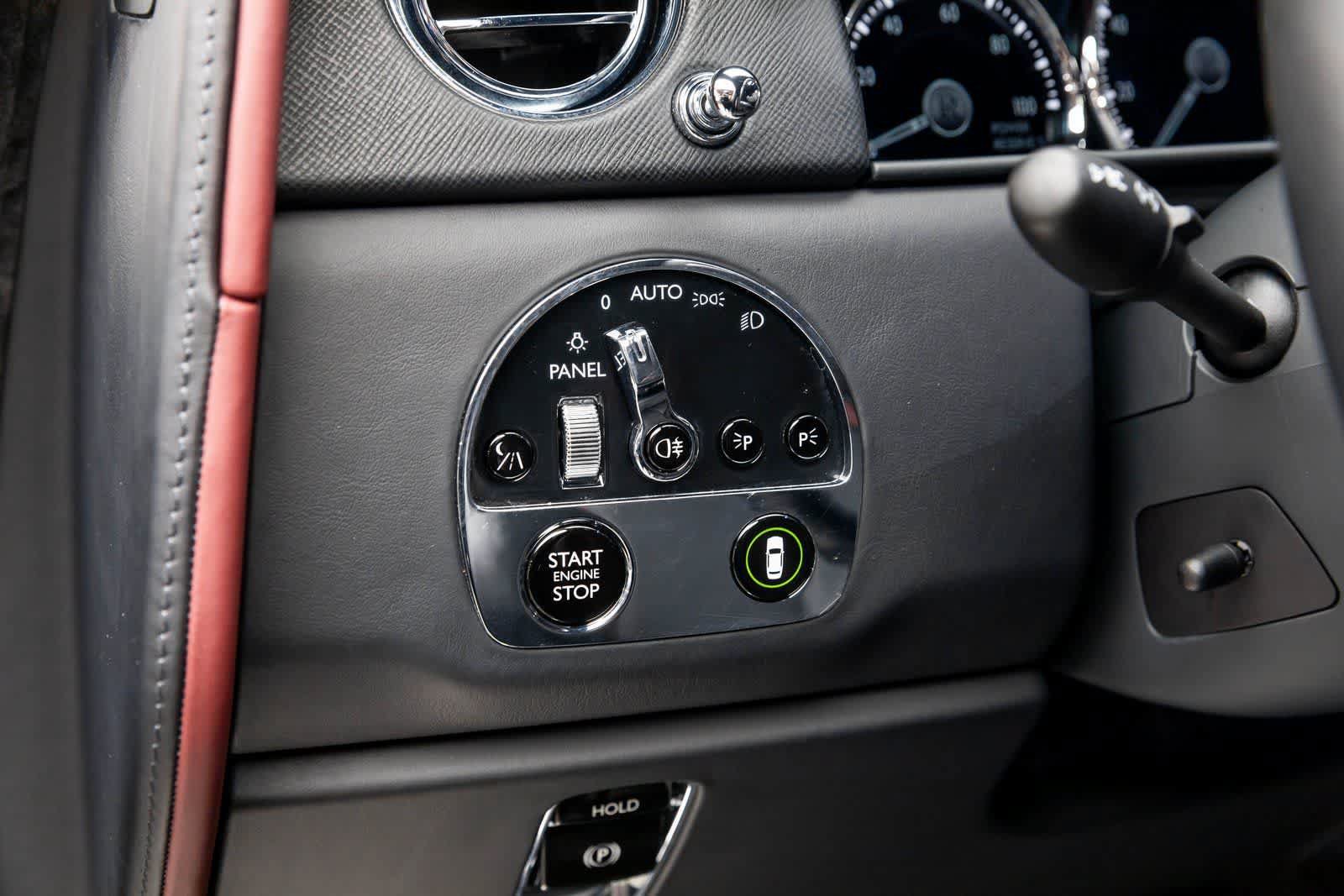 Certified 2022 Rolls-Royce Cullinan AWD/4WD image 15
