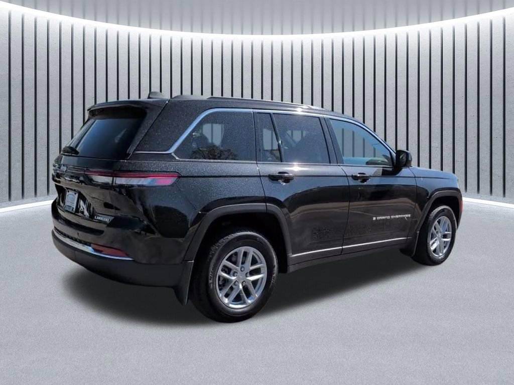 New 2025 Jeep Grand Cherokee Laredo X w/ Luxury Tech Group I AWD/4WD image 6