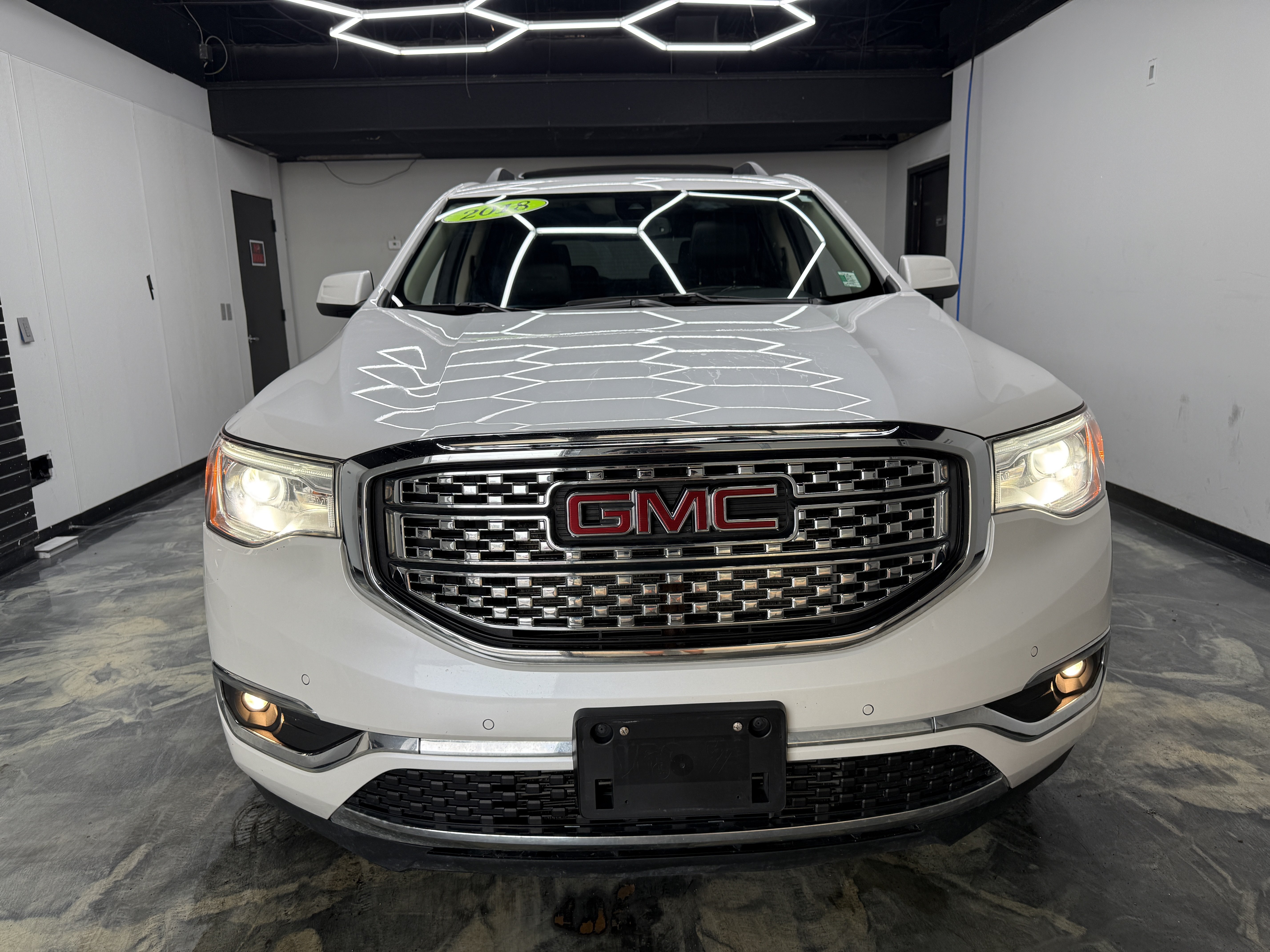 Used 2018 GMC Acadia Denali AWD/4WD image 7
