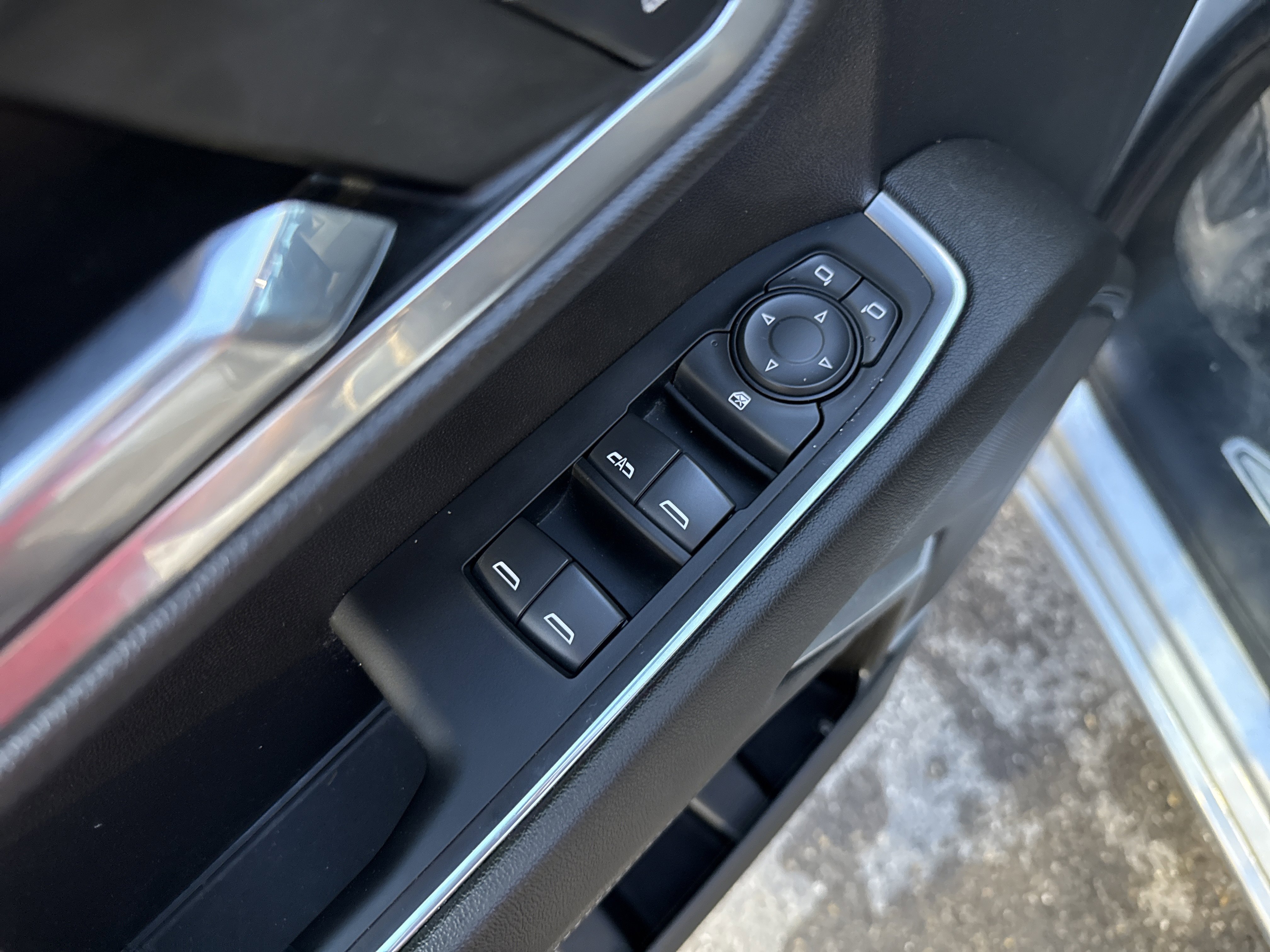 Used 2022 Chevrolet Silverado 1500 LT image 14