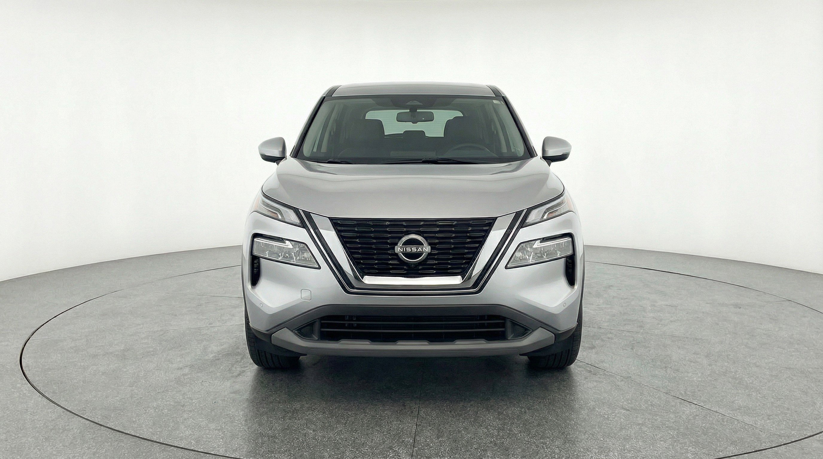 Used 2025 Nissan Rogue SV image 2
