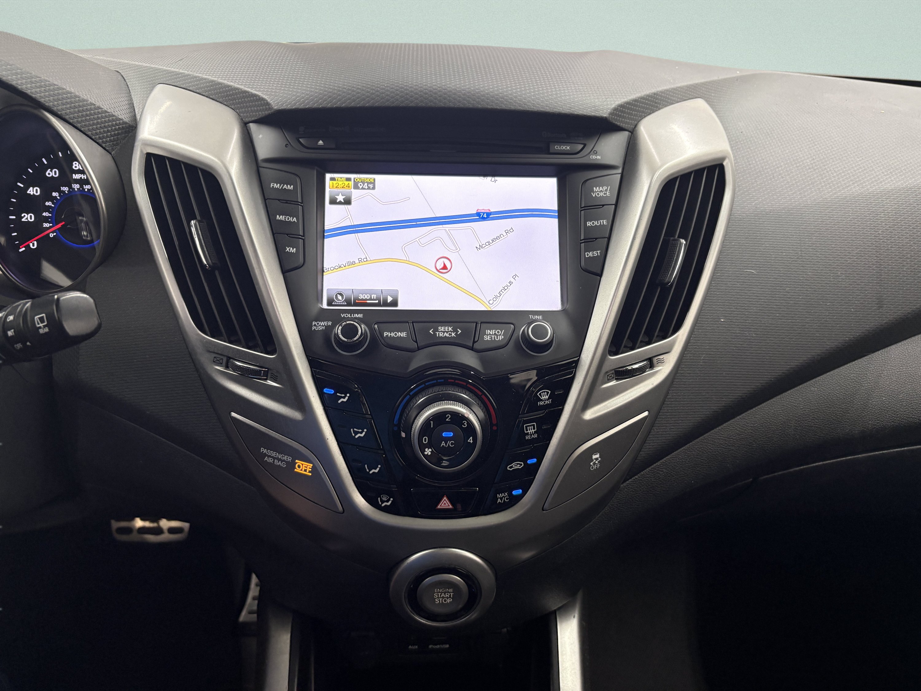 Used 2013 Hyundai Veloster w/ Style Pkg FWD image 12