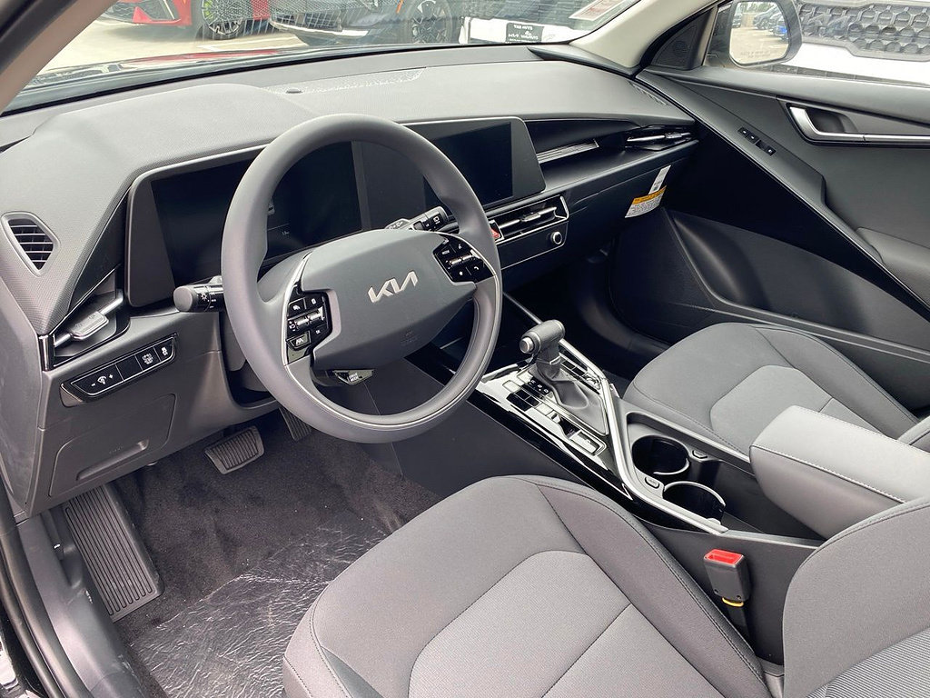 New 2026 Kia Niro LX FWD image 12
