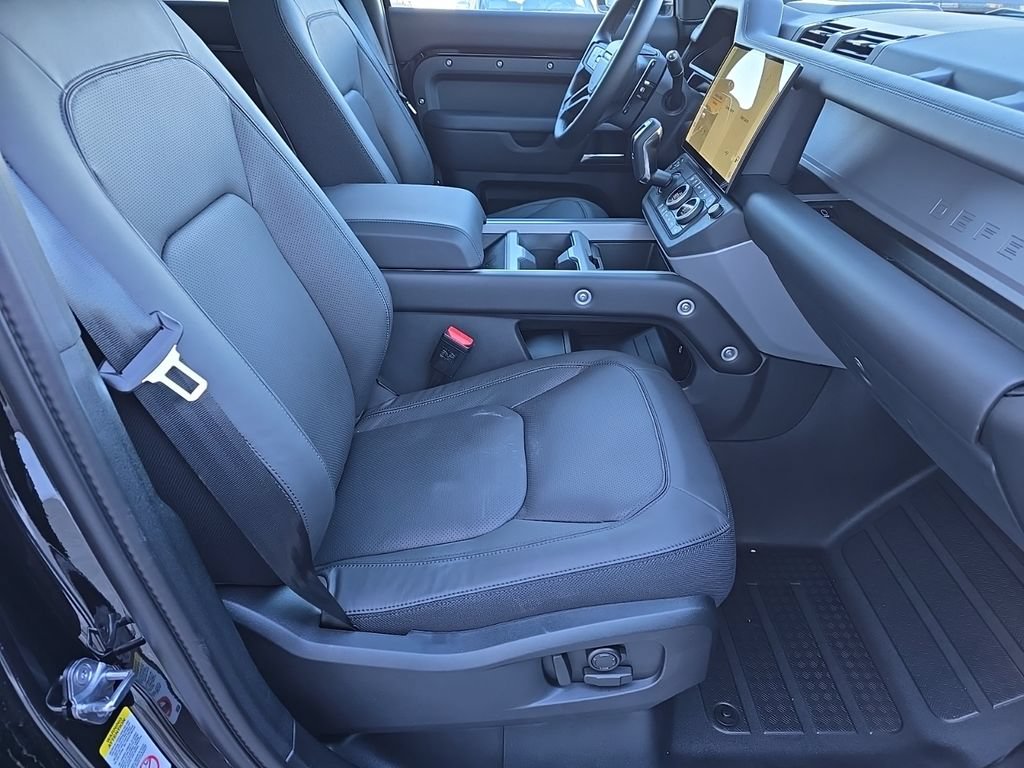 New 2026 Land Rover Defender 110 V8 AWD/4WD image 7