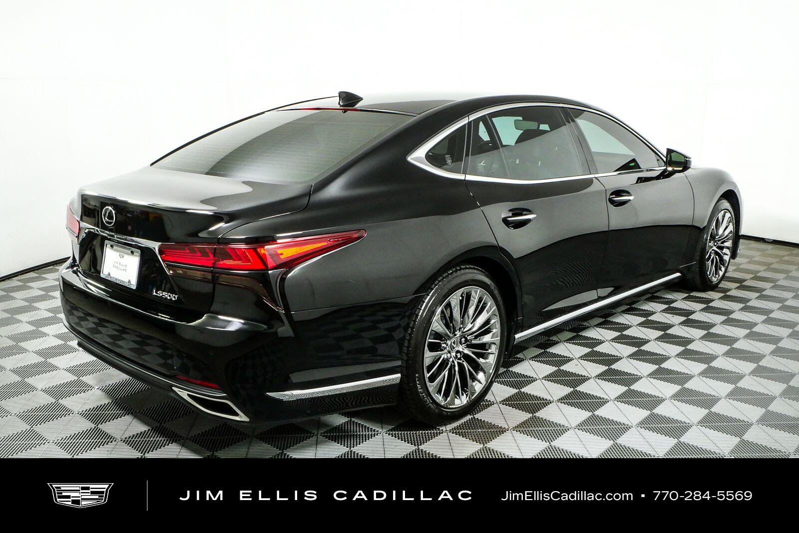 Used 2021 Lexus LS 500 w/ Accessory Package (Z1) RWD image 3