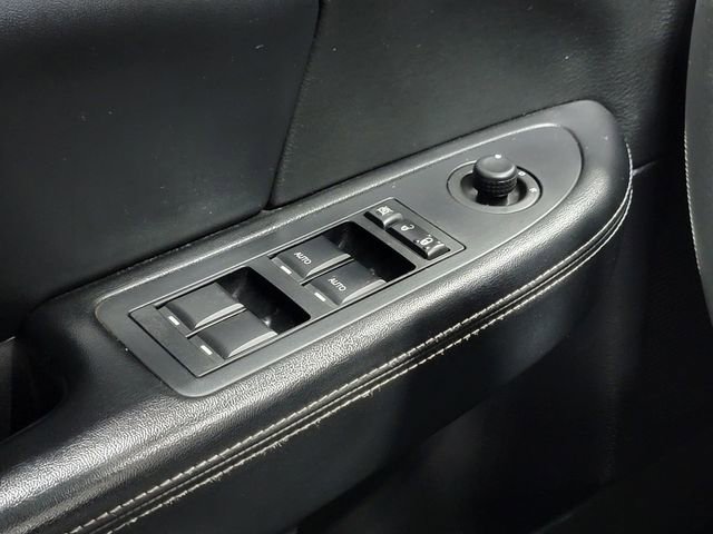 Used 2011 Chrysler 200 Limited image 24