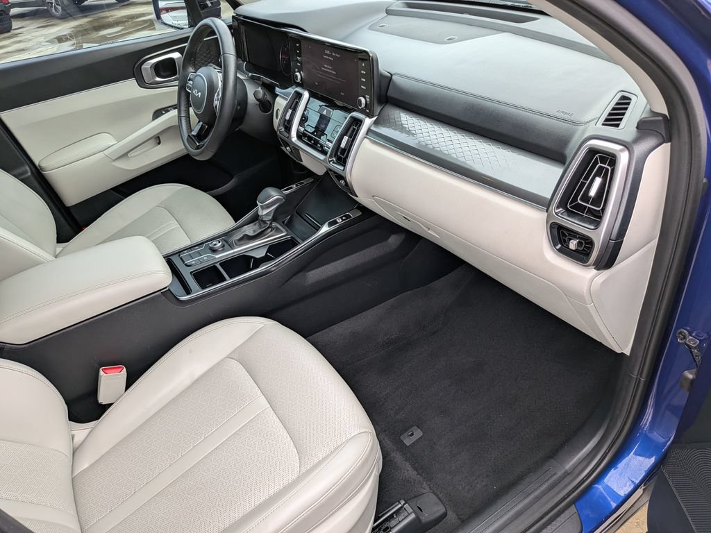 Certified 2023 Kia Sorento S FWD image 13
