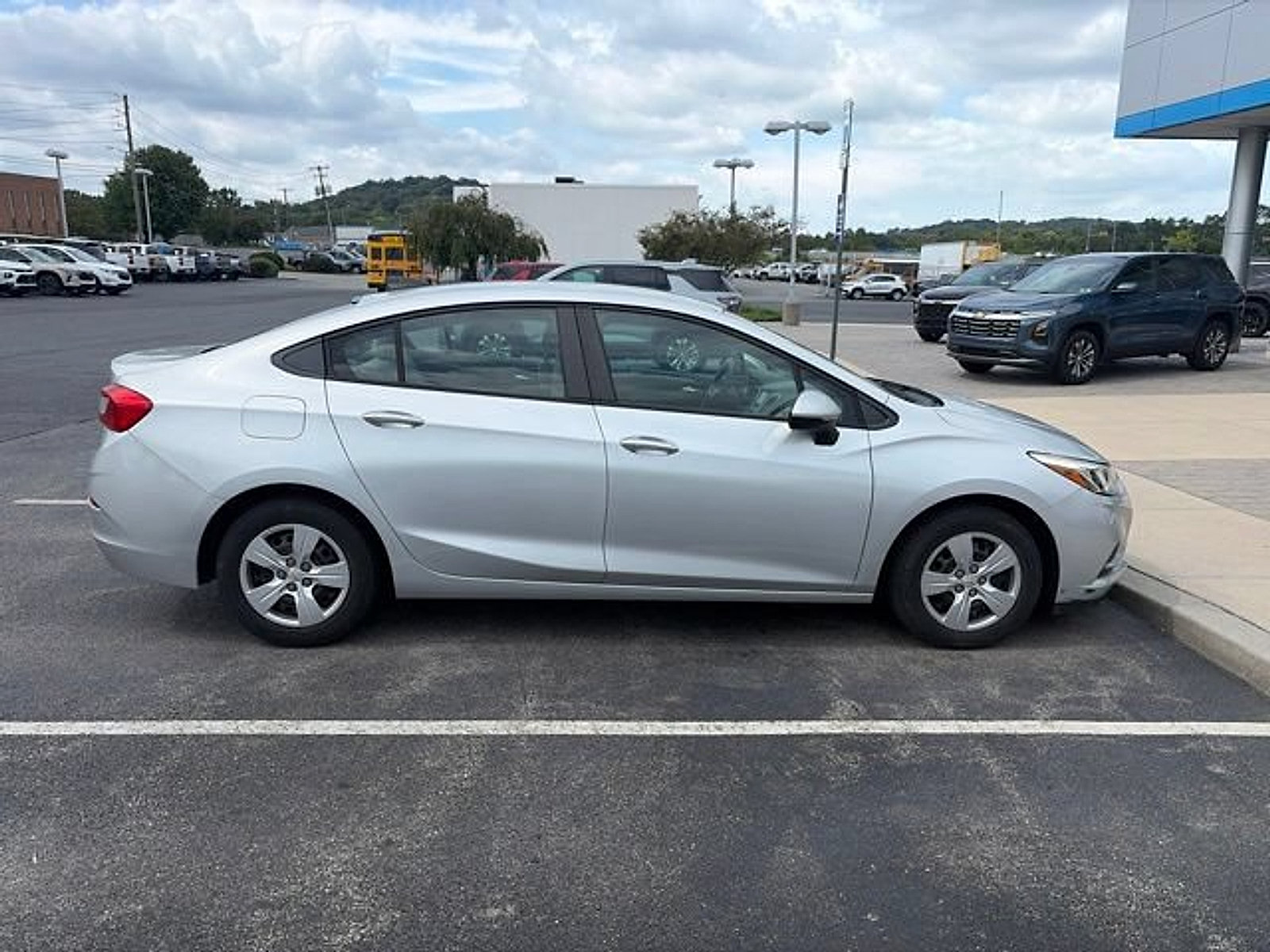 Certified 2017 Chevrolet Cruze LS FWD image 7