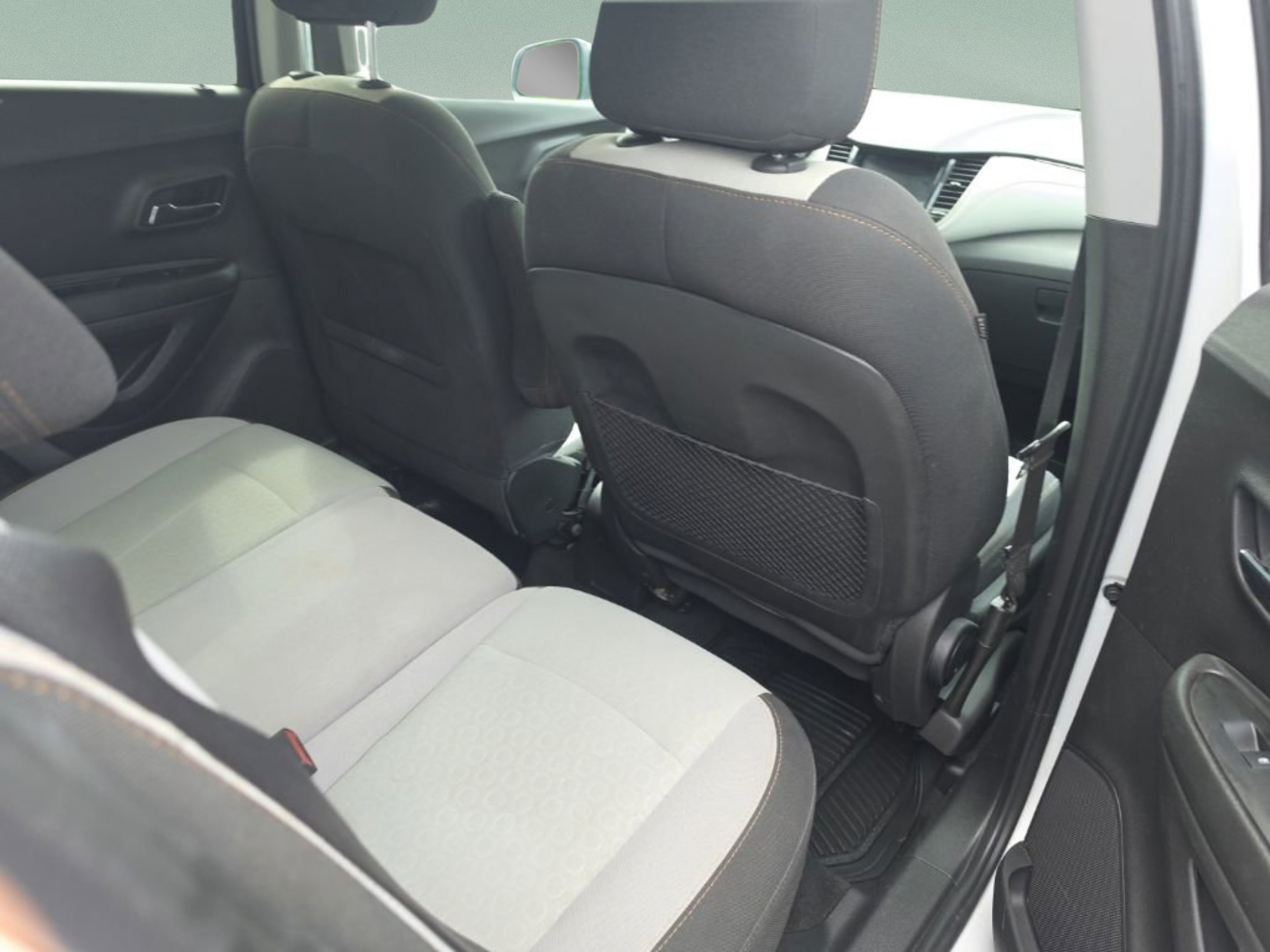 Used 2020 Chevrolet Trax LS w/ Tint and Cruise Package FWD image 29