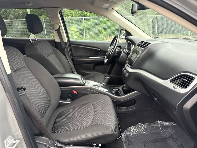 Used 2020 Dodge Journey SE w/ SE Popular Equipment Group FWD image 9