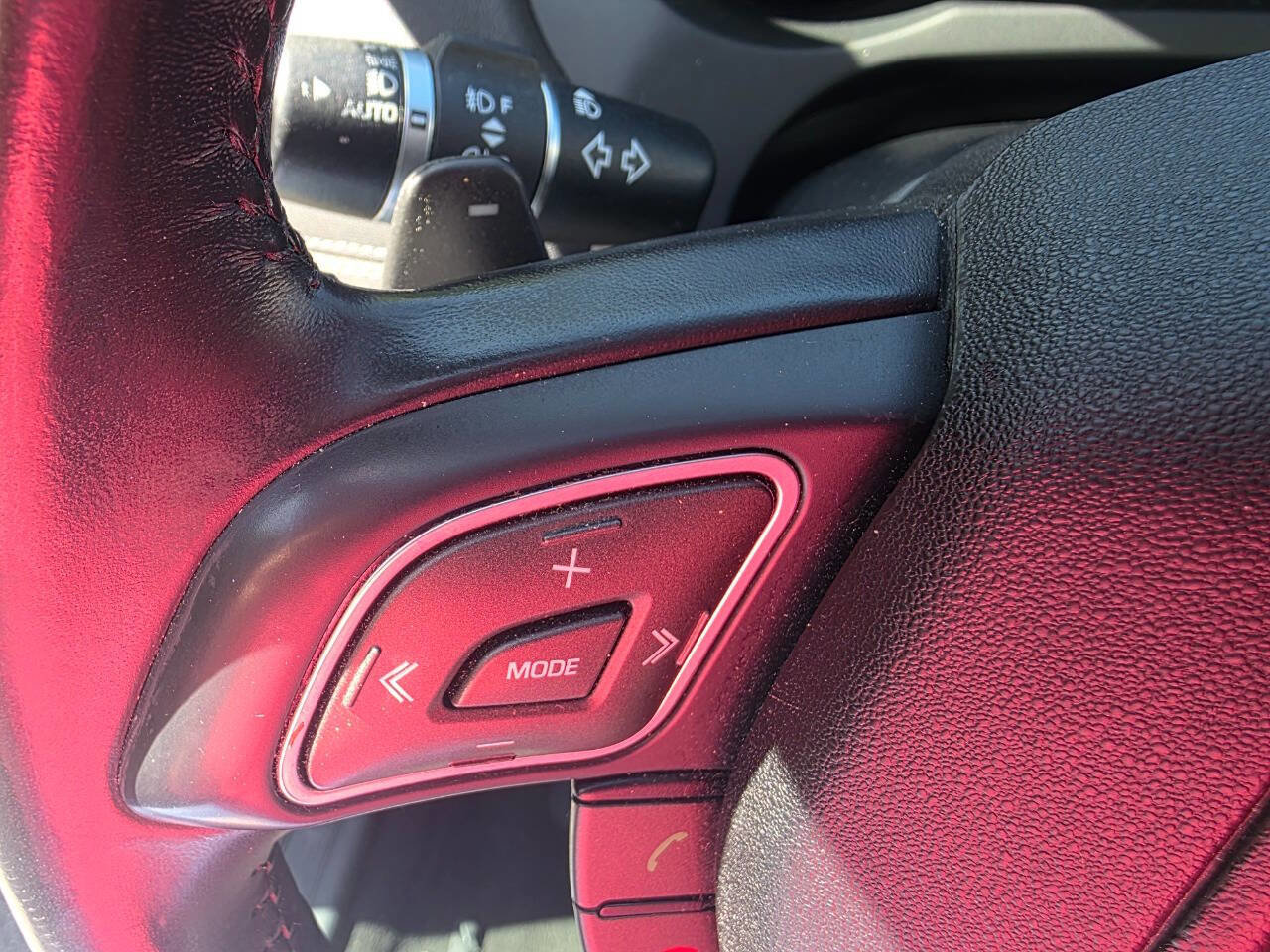 Used 2018 Land Rover Range Rover Evoque SE Premium AWD/4WD image 18