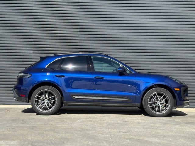 Certified 2025 Porsche Macan image 8