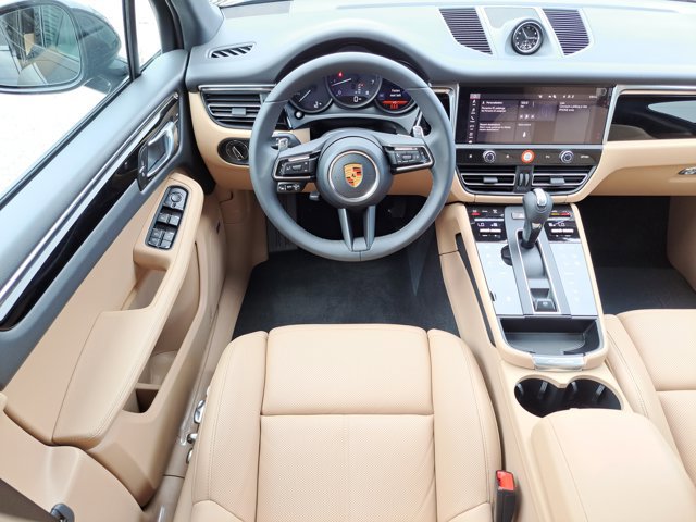 New 2026 Porsche Macan image 17