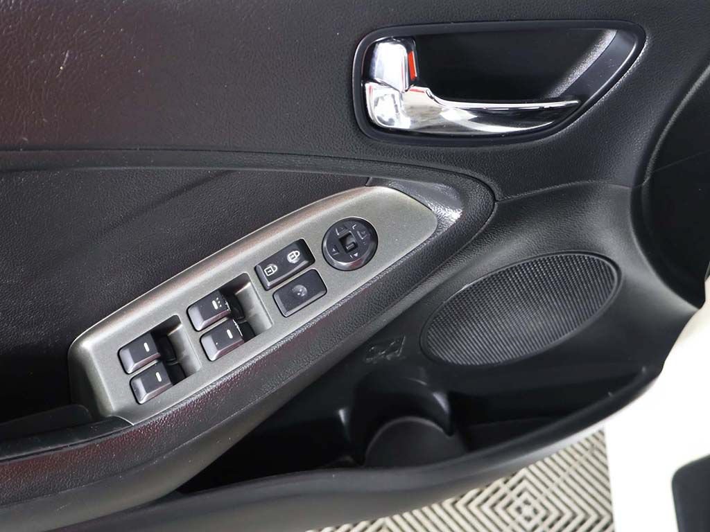 Used 2016 Kia Forte LX FWD image 26