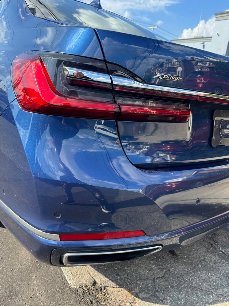 Used 2022 BMW 750i xDrive w/ Executive Package AWD/4WD image 21