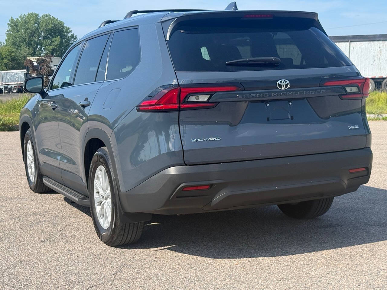 Used 2026 Toyota Grand Highlander AWD Hybrid image 3