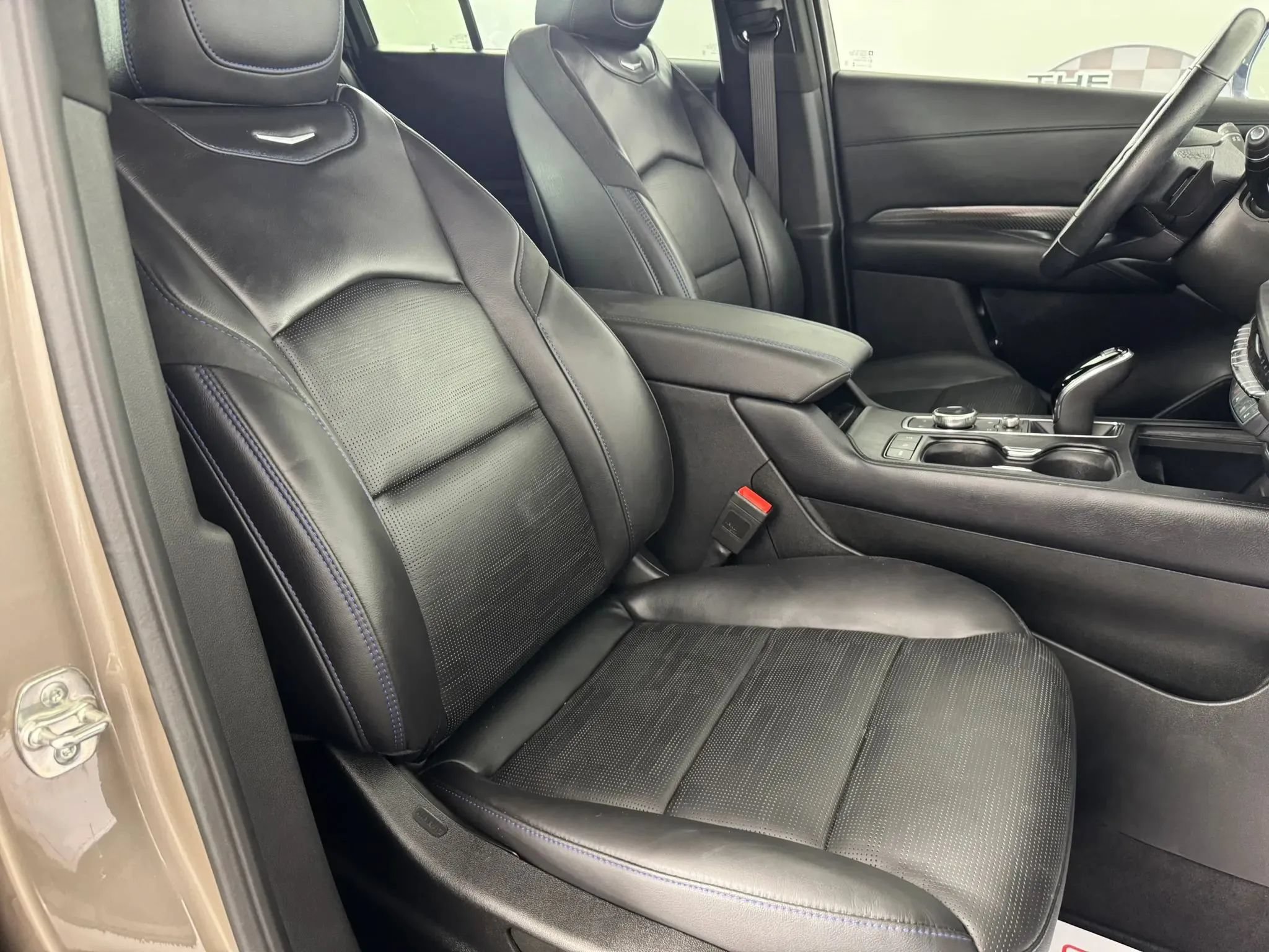 Used 2025 Cadillac XT4 Sport FWD image 38