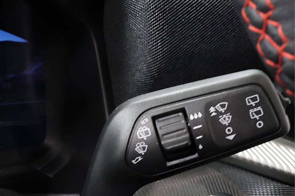 Used 2025 Ford Explorer ST AWD/4WD image 19