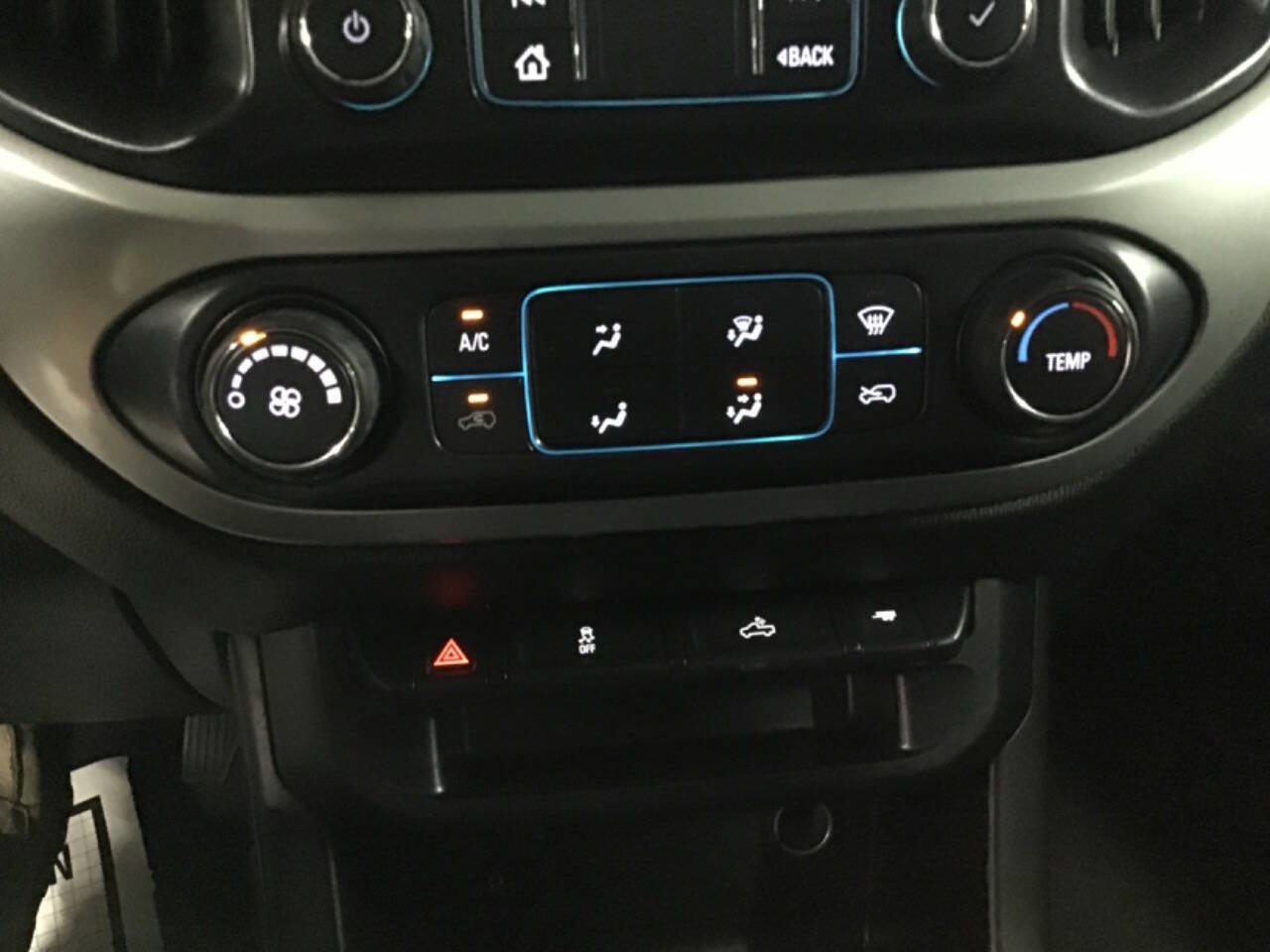 Used 2019 Chevrolet Colorado LT w/ Colorado RST Special Edition image 17