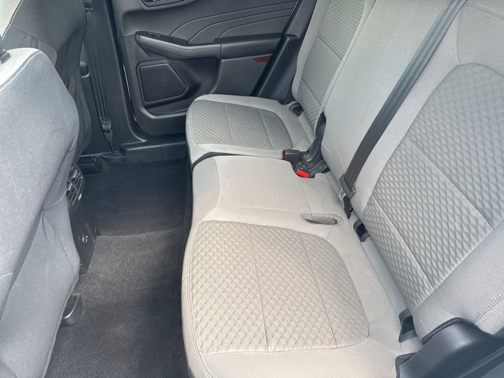 Used 2022 Ford Escape SE image 32