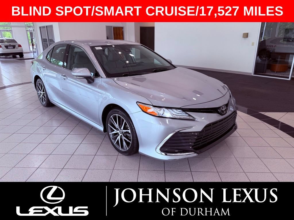 Used 2022 Toyota Camry XLE FWD image 1