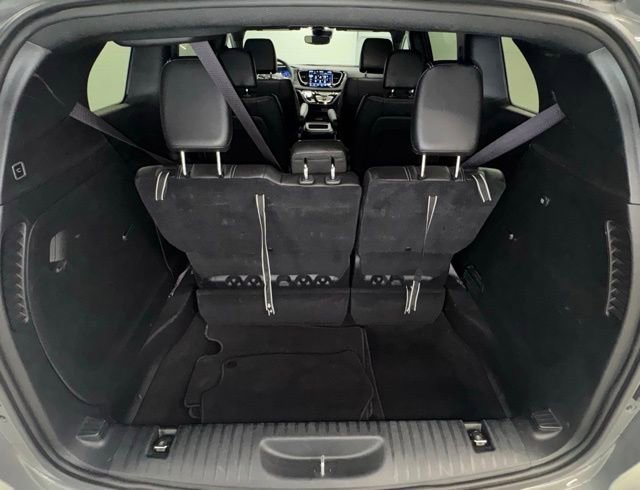 Used 2025 Chrysler Pacifica Select image 11
