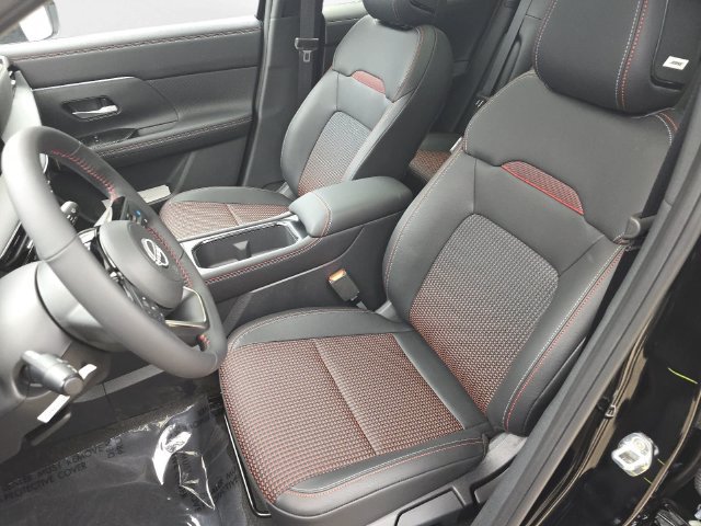New 2027 Nissan Kicks SR w/ SR Premium Package FWD image 15