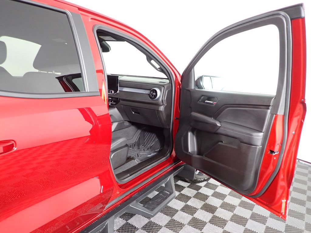 Used 2024 Chevrolet Colorado LT w/ LT Convenience Package III AWD/4WD image 37