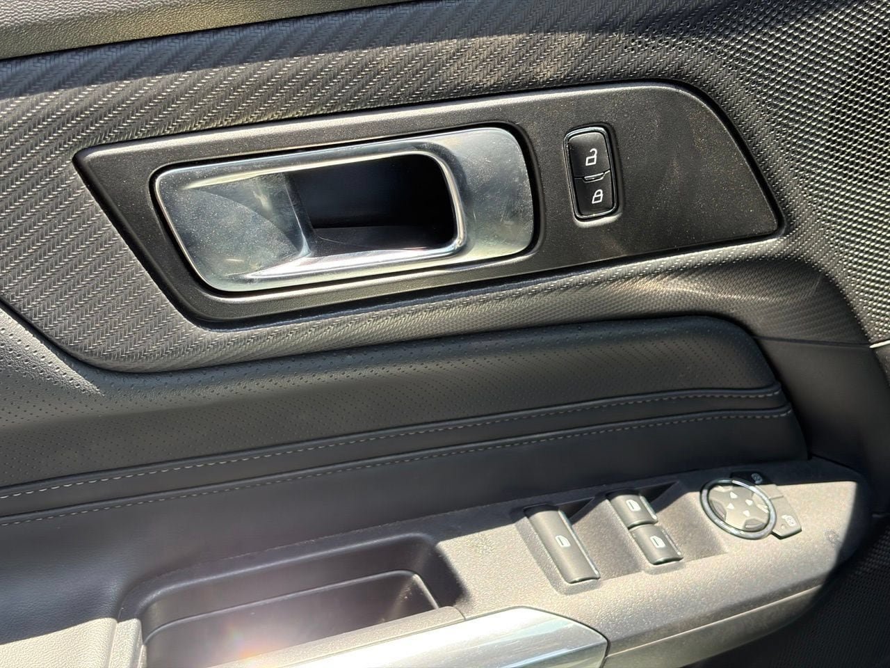 Used 2025 Ford Mustang Premium RWD image 5