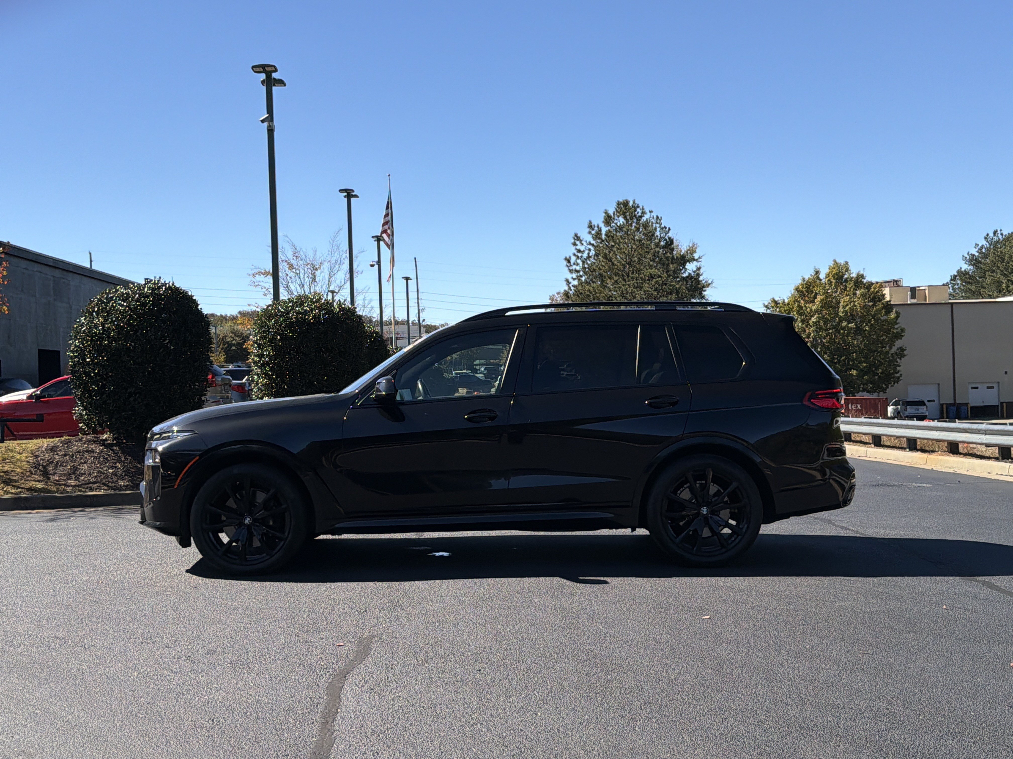 Used 2024 BMW X7 xDrive40i w/ M Sport Package AWD/4WD image 13