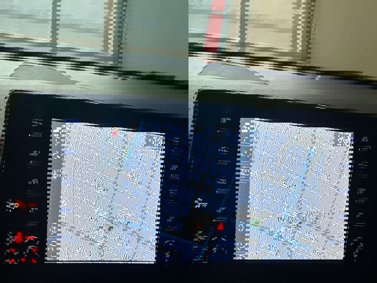 Used 2024 Toyota Sienna XSE w/ XSE Plus Package image 18